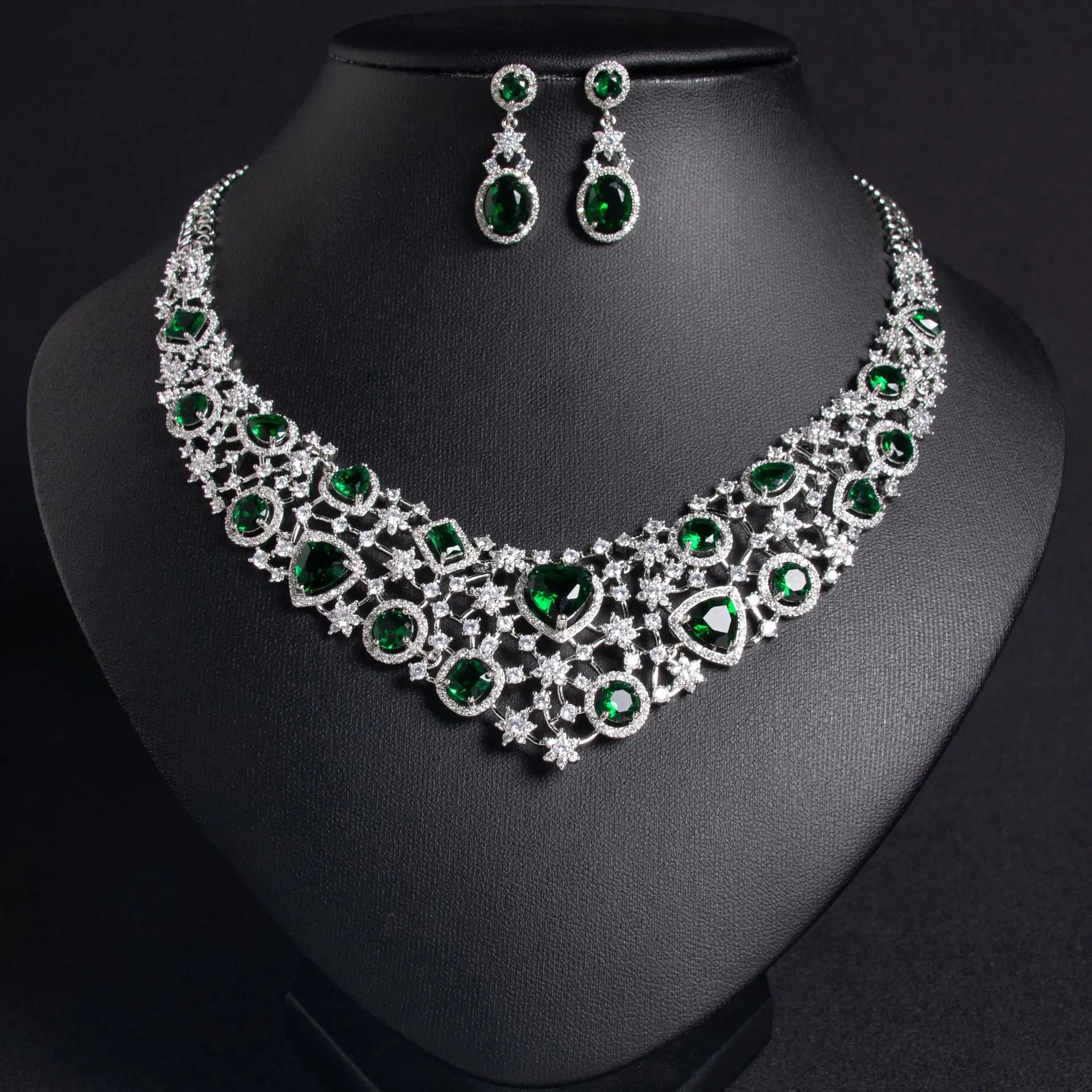 Luxurious High Shine Zirconia Bride Jewelry Set with Elegant Earrings and Necklace for a Regal Wedding Appearance